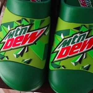 Nwt MTN Dew Clogs Size ,10 Men